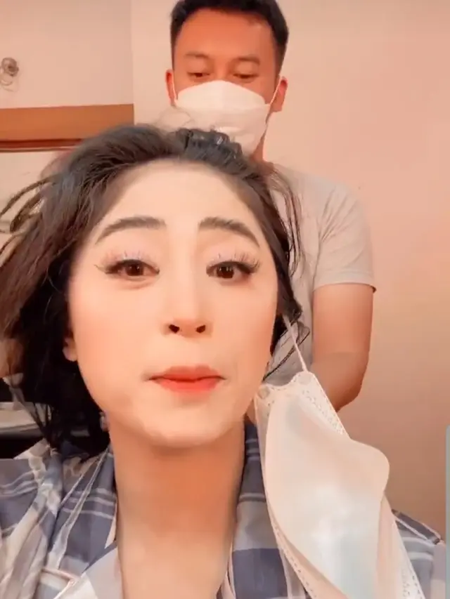 Unggahan Dewi Perssik. (Foto: Instagram @dewiperssikreal)