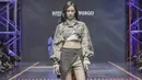 Jenny Yohana Kansil dengan label JYK membawa capsule collection yang bertemakan “Harapan” dan memakai kain batik durian Lubuklinggau sisa dari show di Milan sebelumnya.