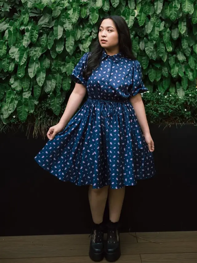 Begini Gaya Bernadya Saat Tidak Mengenakan Pakaian Hitam. [@bernadyaribka]