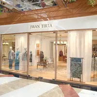 Iwan Tirta Kembali Hadir di Pondok Indah Mall 2 dengan Galeri Bernuansa Elegan dan Modern