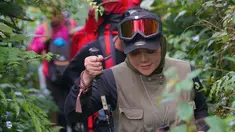 Sarita Abdul Mukti sendiri terbilang aktif di media sosial. Ibu empat anak ini juga kerap mengunggah berbagai kegiatannya termasuk saat berolahraga ataupun trekking. (Liputan6.com/IG/@queen_saritaabdulmukti)