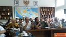 Citizen6, Bogor: Peserta dengan suasana serius yang santai memperhatikan paparan diskusi panel. (Pengirim: Fahrizal Razak)
