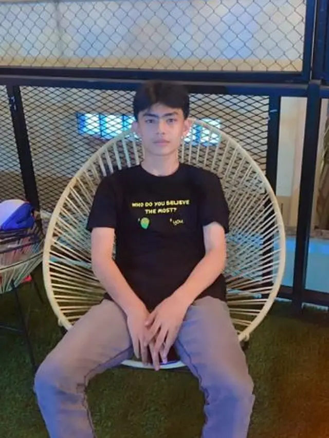 6 Potret Remaja yang Disebut Wajahnya Mirip Pratama Arhan, Bak Pinang Dibelah Dua