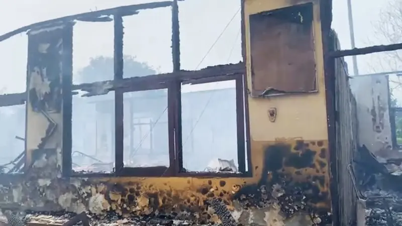 Salah satu ruangan SDN 118 Pekanbaru yang mengalami kebakaran sehingga hangus.