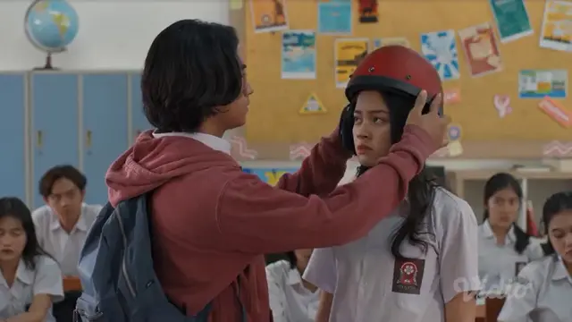Adegan Romantis Jingga dan Senja