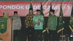 Wakil Presiden RI, Boediono, dan Gubernur DKI Jakarta, Joko Widodo, membuka Rakernas Perangkat Muslimat NU, Rabu (28/5/14). (Liputan6.com/Herman Zakharia)