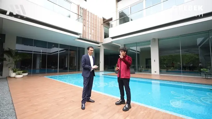 Rumah Manoj Punjabi (Youtube/AttaHalilintar)