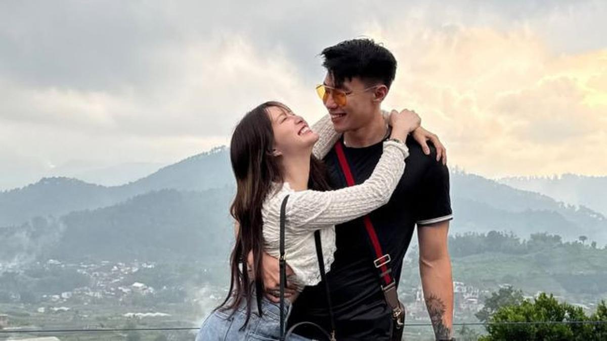 6 Potret Nita Vior dan Vincent Kosasih Liburan ke Telaga Sarangan Magetan, Penuh Kemesraan