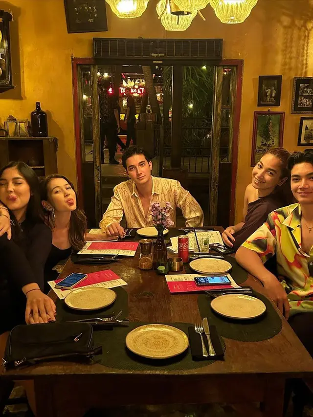 Kebersamaan Sandrinna Michelle dan Junior Roberts (Foto: instagram sandrinna_11)