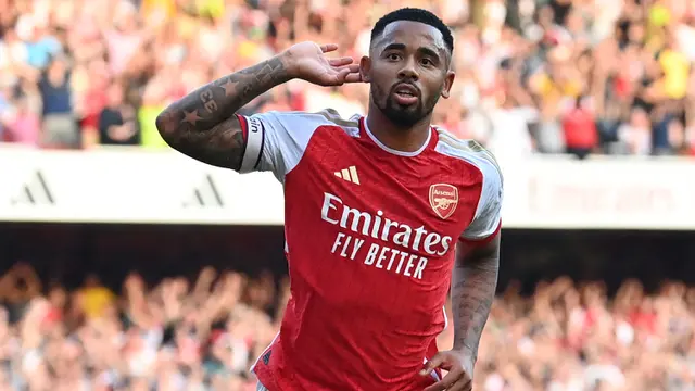 Foto: Dar Der Dor, Tiga Gol Arsenal Sukses Permalukan MU di Liga Inggris