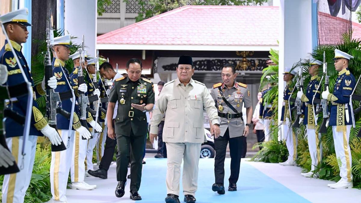 Prabowo Pimpin Rapim TNI-Polri di Istana, Tekankan Sinergi dan Kesiapsiagaan