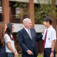 Untuk Warga Meikarta, Lippo Group telah menyiapkan berbagai fasilitas pendidikan dan kesehatan berstandar internasional.