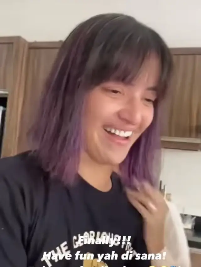 Gaya Rambut Terbaru Nia Ramadhani Setelah Bebas