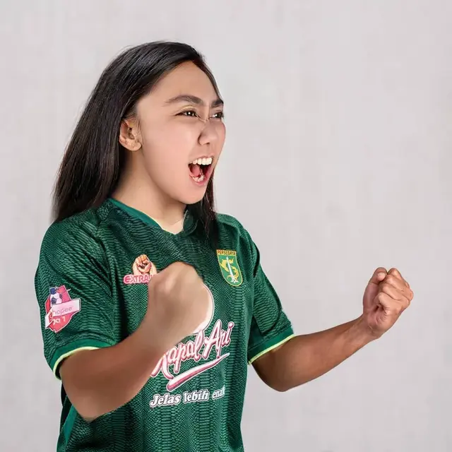 Pakai Fitur FaceApp, Ini 5 Potret Pemain Persebaya Tampil Bak Wanita