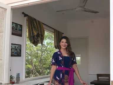 Tamara Bleszynski kini memilih untuk tinggal di Bali bersama sang anak bungsu Kenzo. Tamara mengaku betah menetap di Bali dan menikmati kesehariannya yang jauh dari hiruk pikuk Jakarta. (Liputan6.com/IG/@tamarableszynskiofficial)