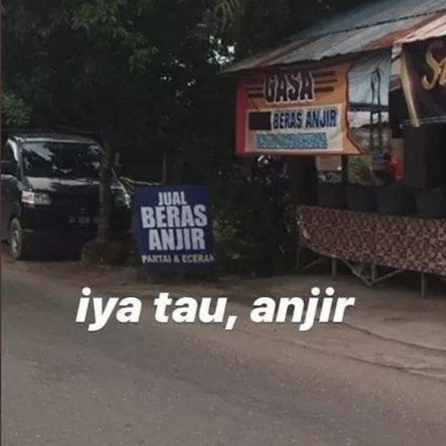 6 Tulisan Sok Asyik Orang Jualan Ini Kalimatnya Familiar, Bikin Senyum Tipis