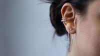 Jenis piercing telinga yang harus dipahami (Foto: Unsplash)