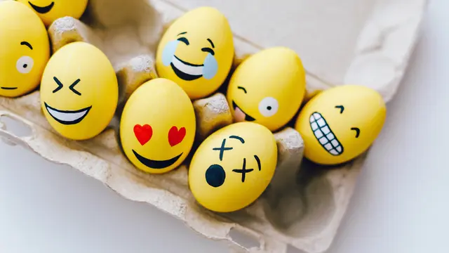 ilustrasi emoji/ROMAN ODINTSOV/pexels