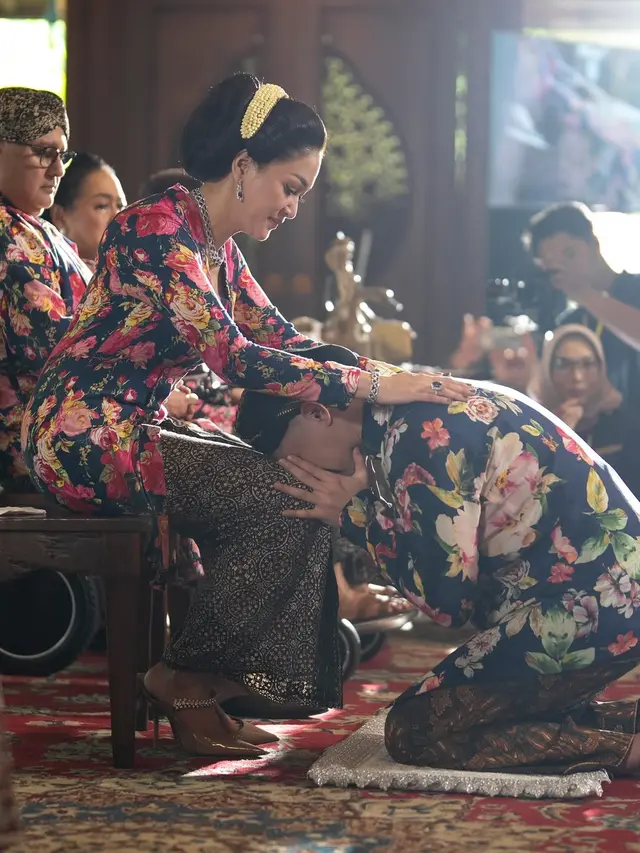 Makna Blue Sapphire: Batu Cinta dan Kesetiaan Favorit Royal Family yang Dipilih Maia Estianty di Momen Siraman Al Ghazali