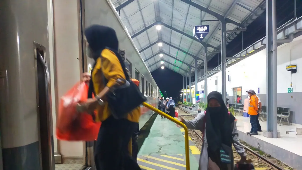 Ilustrasi Pemberangkatan Kereta Api dari Stasiun Jember (Istimewa)