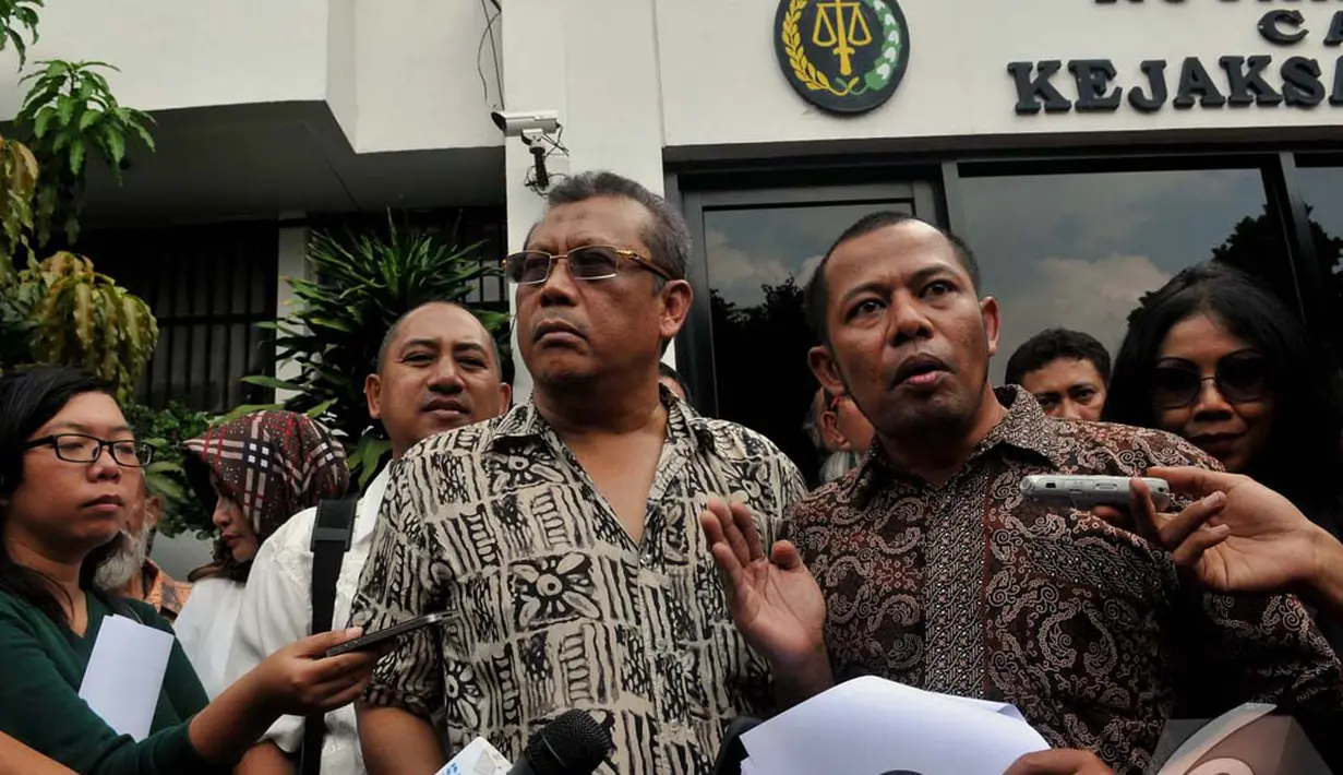 Eggi Sudjana mengkritik Gubernur DKI Jakarta Joko Widodo karena tak mau tanggung jawab terkait kasus pengadaan bus Transjakarta tahun anggaran 2013, Jakarta, Jumat (19/9/2014) (Liputan6.com/Johan Tallo)