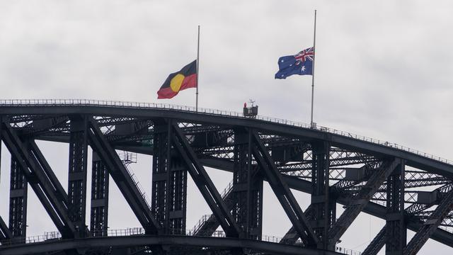 Ratu Elizabeth II Wafat, Bendera Setengah Tiang Berkibar