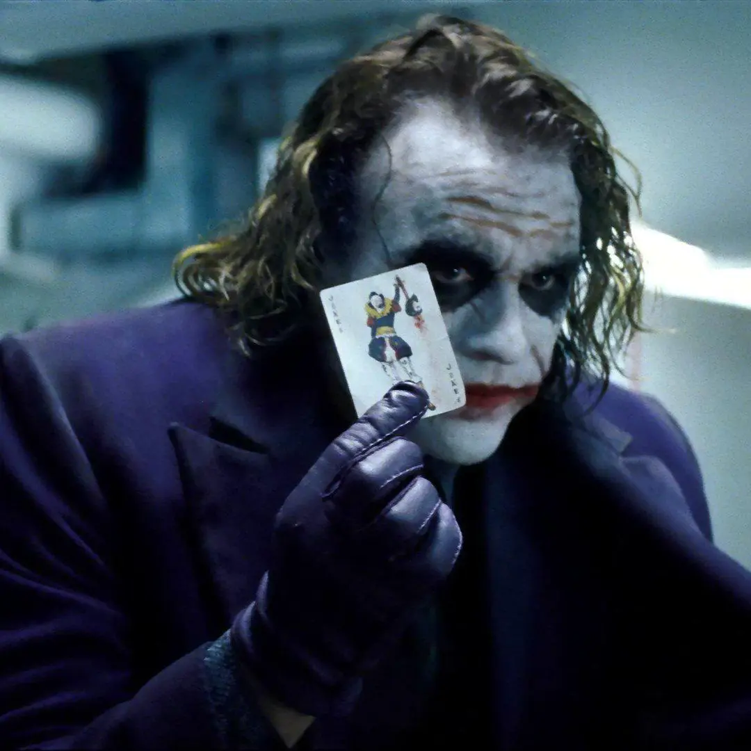 Salah seorang penggemar Batman mengemukakan teori bahwa Joker bukanlah penjahat di The Dark Knight. (theedgesusu.co.uk)