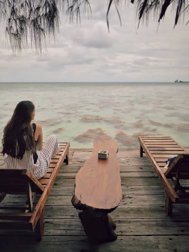 Hamil 24 Minggu, Ini 6 Pesona Sabai Morscheck saat Liburan di Pulau Macan