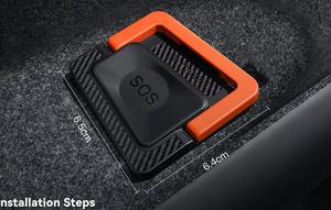 Sejumlah pemilik mobil listrik Tesla mulai menambahkan escape tool atau alat bantu keluar darurat di dalam kabin. (carscoops.com)