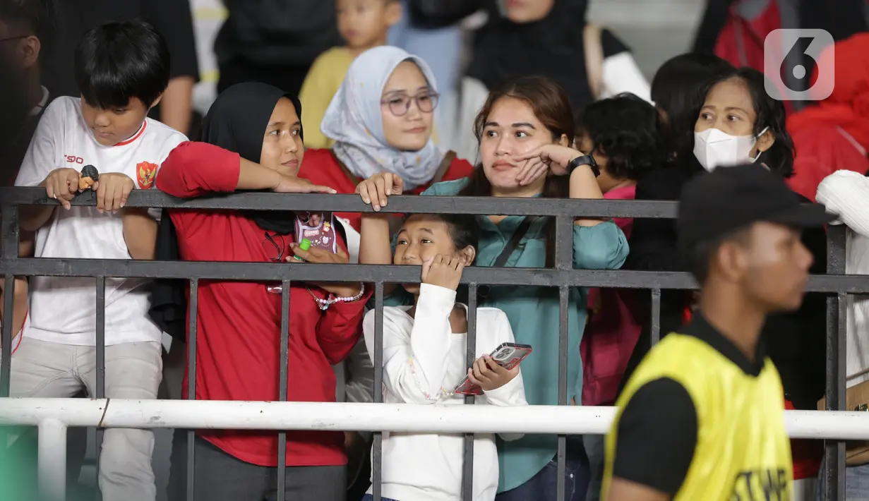 Sementara tiga gol balasan dari Liga Indonesia All Star dicetak oleh Rico Simanjuntak, Rizky Dwi dan Eksel Runtukahu. (Liputan6.com/Helmi Fithriansyah)