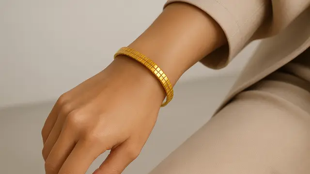 Model Gelang Emas 24 Karat Desain Simpel yang Lagi Ngetren 2025/AI