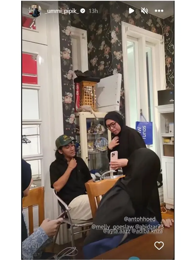 6 Momen Melly Goeslaw Ajak Bukber Keluarga Umi Pipik, Abidzar Curi Perhatian