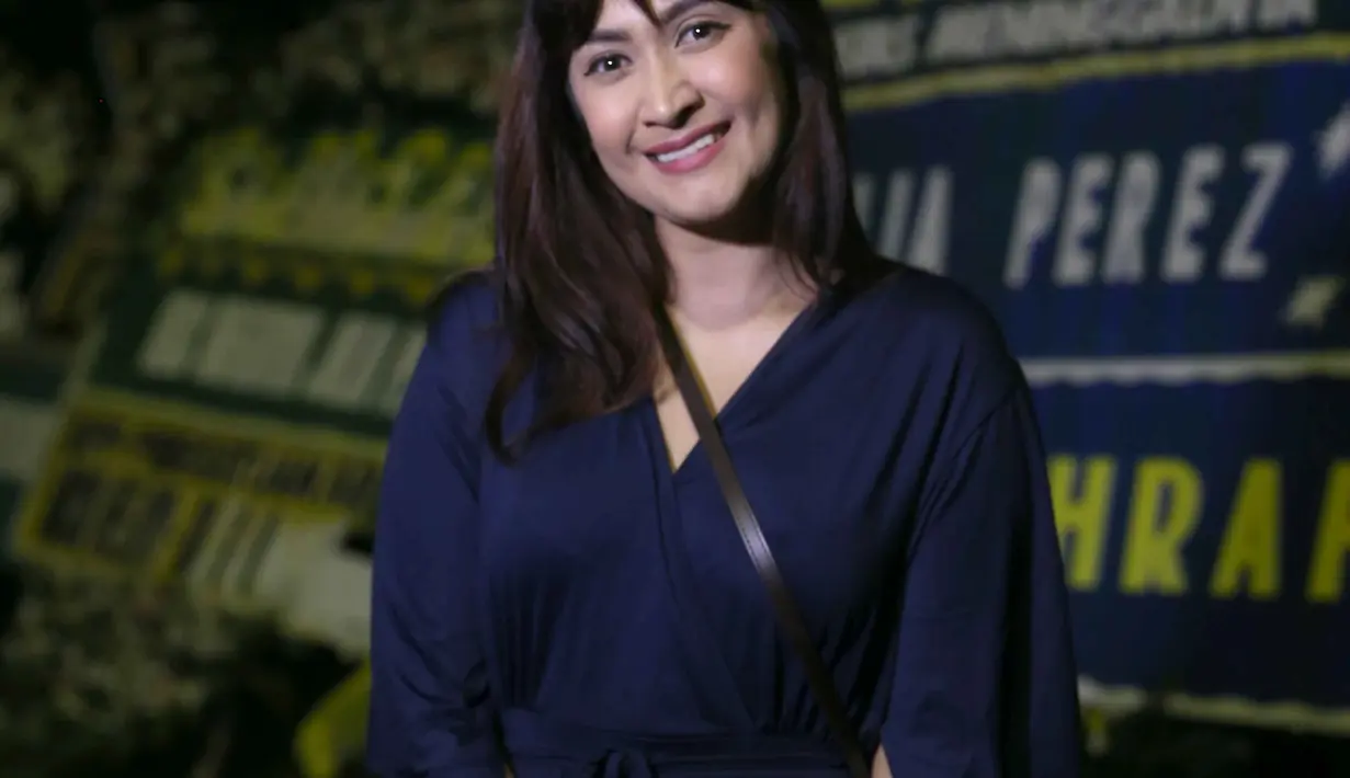 Diakui, bahwa selama ini, Jupe banyak menyebarkan hal positif pada orang lain. Begitu juga saat berjuang di rumah sakit dengan penyakit kanker serviks yang sudah stadium akhir. (Nurwahyunan/Bintang.com)