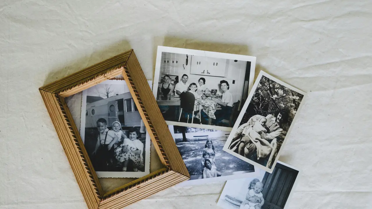 8 Tips Menyimpan Foto Agar Tidak Rusak
