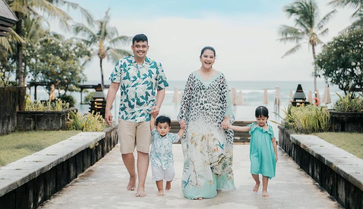 <p>Kahiyang Ayu dan Bobby Nasution sedang berbahagia menanti kelahiran anak ketiga mereka. Jelang persalinan, putri presiden Jokowi ini pun menjalani maternity shoot. (Instagram/garyevan).</p>