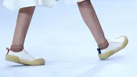 Koleksi sepatu Pijakbumi di runway Jakarta Fashion Week (JFW) 2021. (dok. Jakarta Fashion Week)