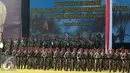 Sejumlah prajurit Kopassus saat mengikuti upacara HUT Kopassus ke-64 di Makopassus, Cijantung, Jakarta, Sabtu (16/4). HUT Kopassus dihadiri Menkopolhukam luhut Binsar Pandjaitan dan Panglima TNI Gatot N. (Liputan6.com/Helmi Afandi)
