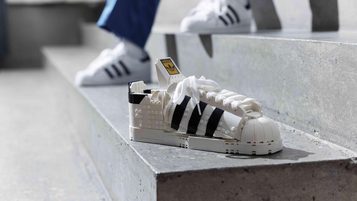 Sneakers Andalan Adidas Tampil Menggemaskan dalam Bentuk Lego