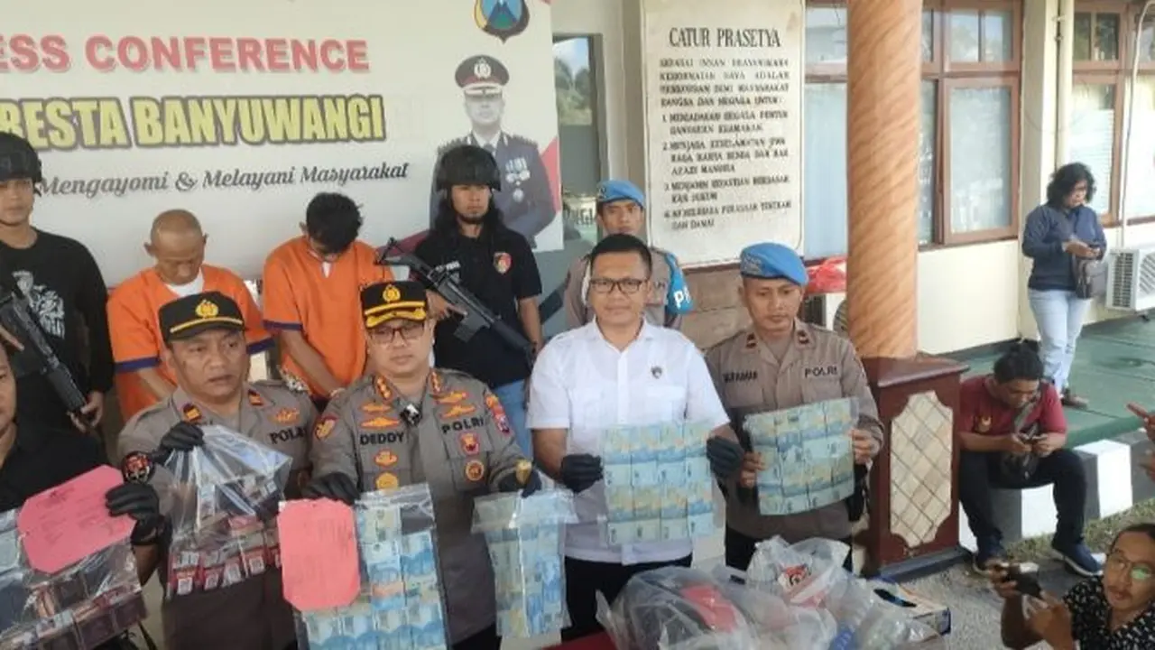 Dua pelaku pembobol ATM di Indomaret Lateng Banyuwangi ditangkap Polisi di Yogyakarta (Istimewa)