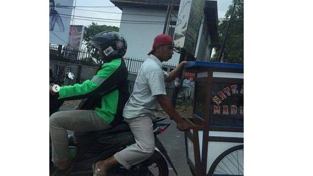 7 Potret Driver Ojek Online Bawa Barang Nyeleneh Ini Bikin Geleng Kepala