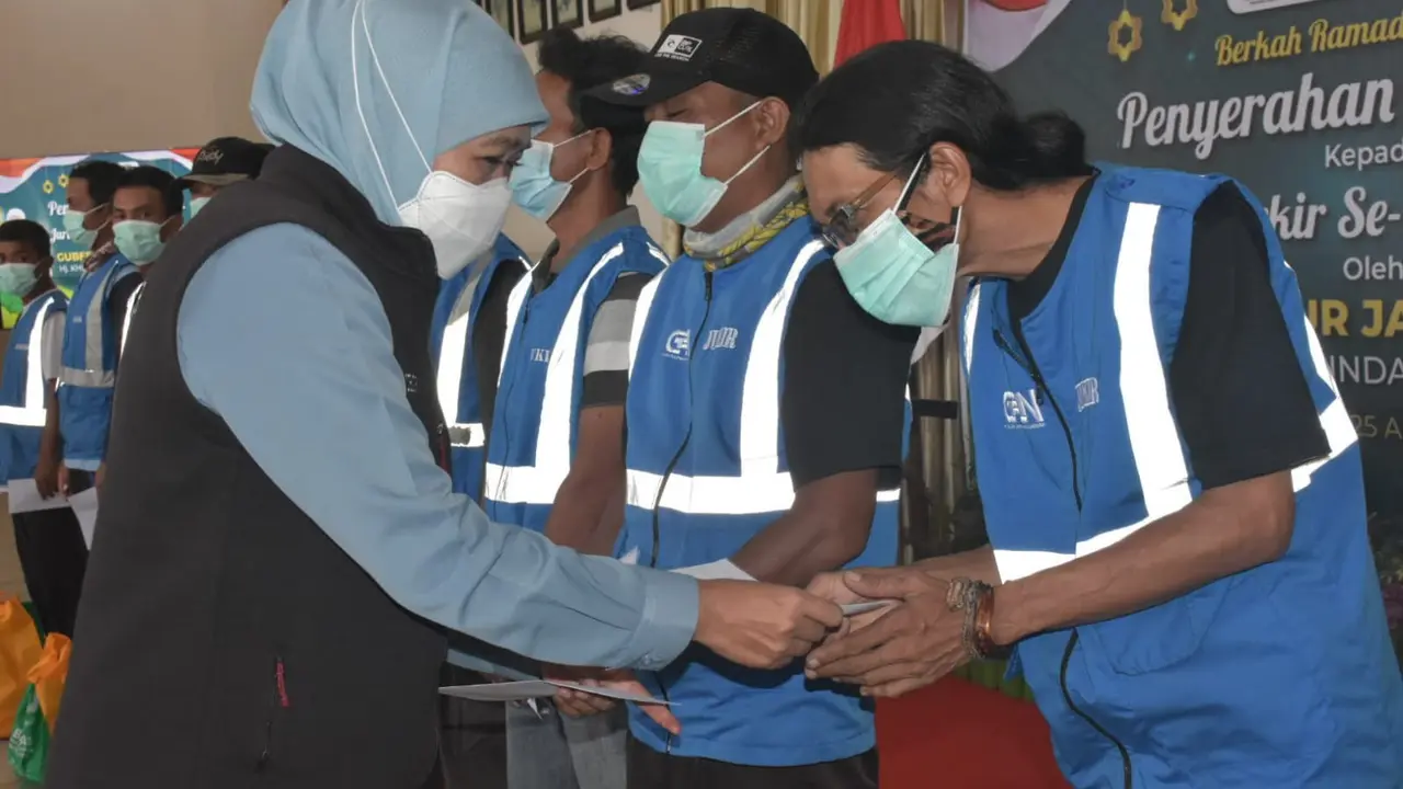 500 Jukir Kota Madiun Dapat Santunan Jelang Lebaran Dari Khofifah