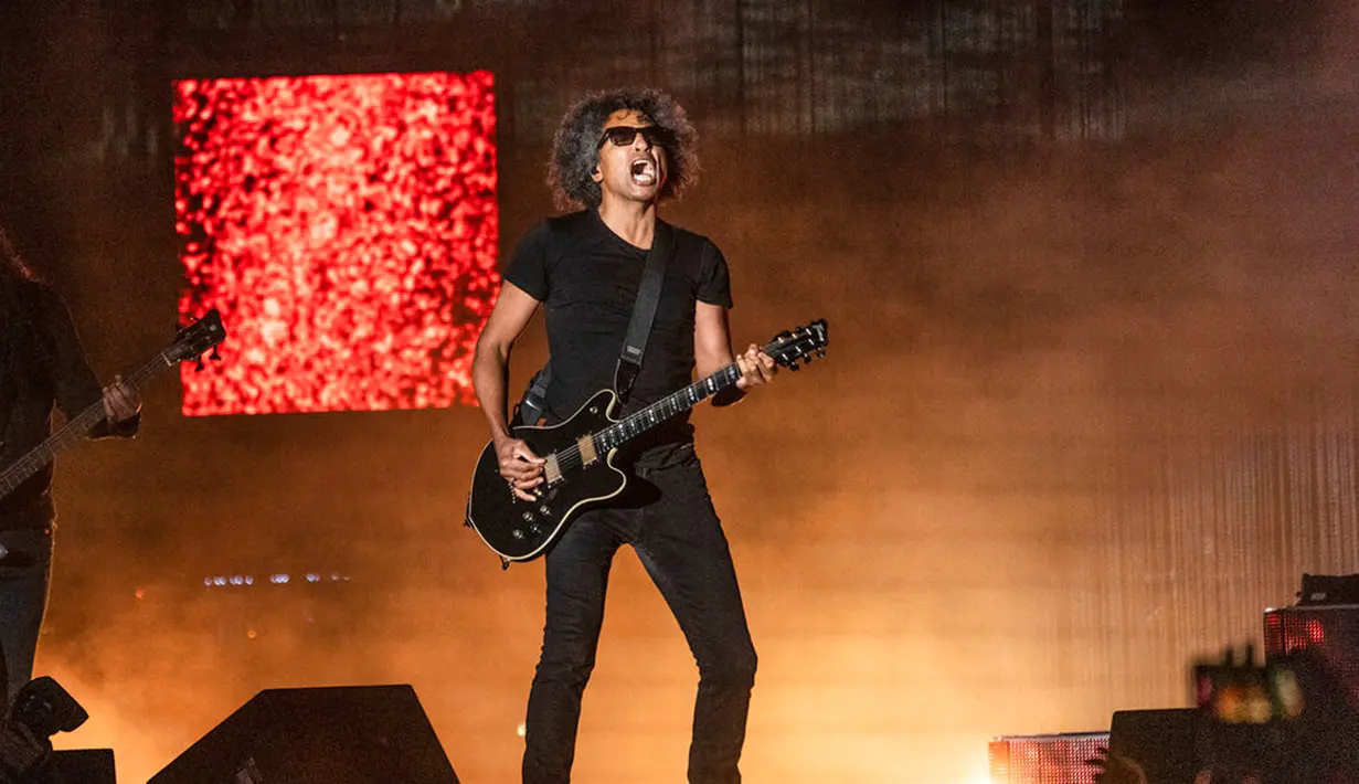 William Duvall dari Alice In Chains tampil pada festival musik Louder Than Life di Kentucky Exposition Center, Louisville, Kentucky, Amerika Serikat, 25 September 2022. (Photo by Amy Harris/Invision/AP)