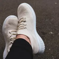 Setiap olahraga butuh sepatu berbeda. Temukan tips memilih sepatu yang tepat agar nyaman dan aman beraktivitas. (Foto: Alexas Fotos/Pixabay)