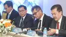 Dirut BRI, Asmawi Syam (kedua kiri) saat menghadiri RUPST 2016, Jakarta, Rabu (23/3). RUPST BRI 2015 menetapkan penggunaan laba bersih BRI Tahun Buku 2015 untuk dividend pay-out ratio sebesar 30% dari laba bersih 2015 (Liputan6.com/Immanuel Antonius)