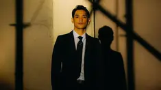 Tak kalah dengan artis Korea yang kerap collab dengannya, Afgan juga punya gaya outfit fashionable. Bahkan, saat memakai busana formal seperti setelan jas hitam dan dasi. (Liputan6.com/IG/@afgan__)