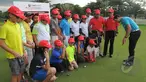Suasana coaching clinic’ bersama pelatih Joe Glynn dari Leadbetter Golf Academy (LGA) Indonesia, Jakarta, Minggu (15/3/2015). Kegiatan ini untuk menyambut CIMB Niaga Indonesia Masters 2015 pada 23 April 2015 (Liputan6.com/Herman Zakharia)