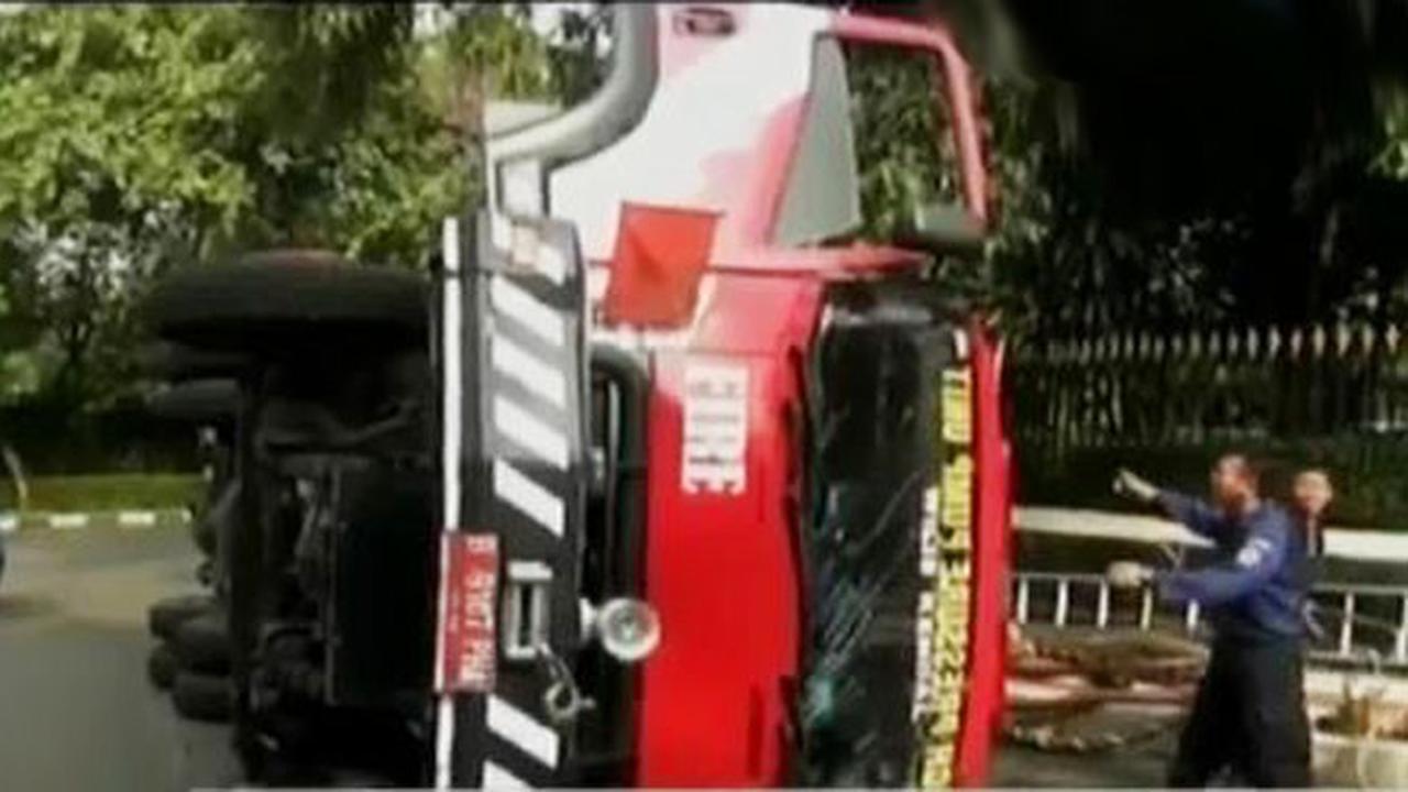 Kecelakaan Mobil Pemadam Kebakaran