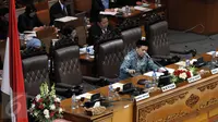 Fahri Hamzah saat memimpin Sidang Paripurna DPR ke-12 masa persidangan I tahun 2015-2016, Senayan, Jakarta, Selasa (8/11/2015). Sidang ditunda hingga Selasa (15/12) mendatang karena hanya dihadiri oleh 144 dari 557 orang anggota.(Liputan6.com/Johan Tallo)