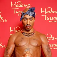 Jada Pinkett Smith dan Tupac Shakur bertemu di sekolah tinggi pada tahun 1980 dan menjadi tak terpisahkan, mempertahankan persahabatan mereka hingga akhir hayat dari pelantun ‘Thug Life’ tersebut. (AFP/Bintang.com)