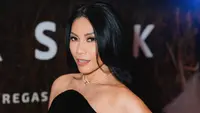 Anggun C Sasmi saat Premier Film Para Perasuk. [@armanfebryan]
